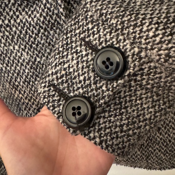 Coat - Picture 6 of 10